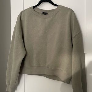 ***SOLD***Sage Cropped Crewneck🍃🥑
